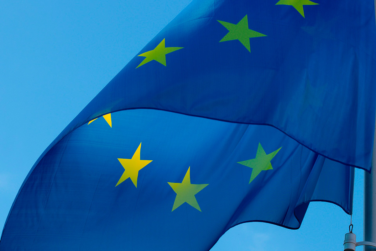Euroopan unionin lippu liehuu